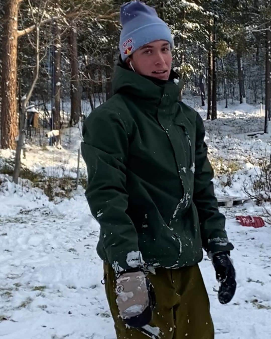 マルクス・クリーブランドさんのインスタグラム写真 - (マルクス・クリーブランドInstagram)「Got a bit more snow this time haha🥶 #snowboarding」10月20日 0時38分 - marcuskleveland