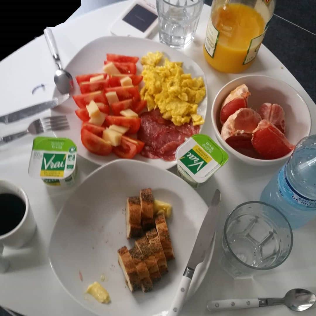イヨンさんのインスタグラム写真 - (イヨンInstagram)「This is my #favorite #breakfast 💕」10月20日 0時39分 - e_young0816