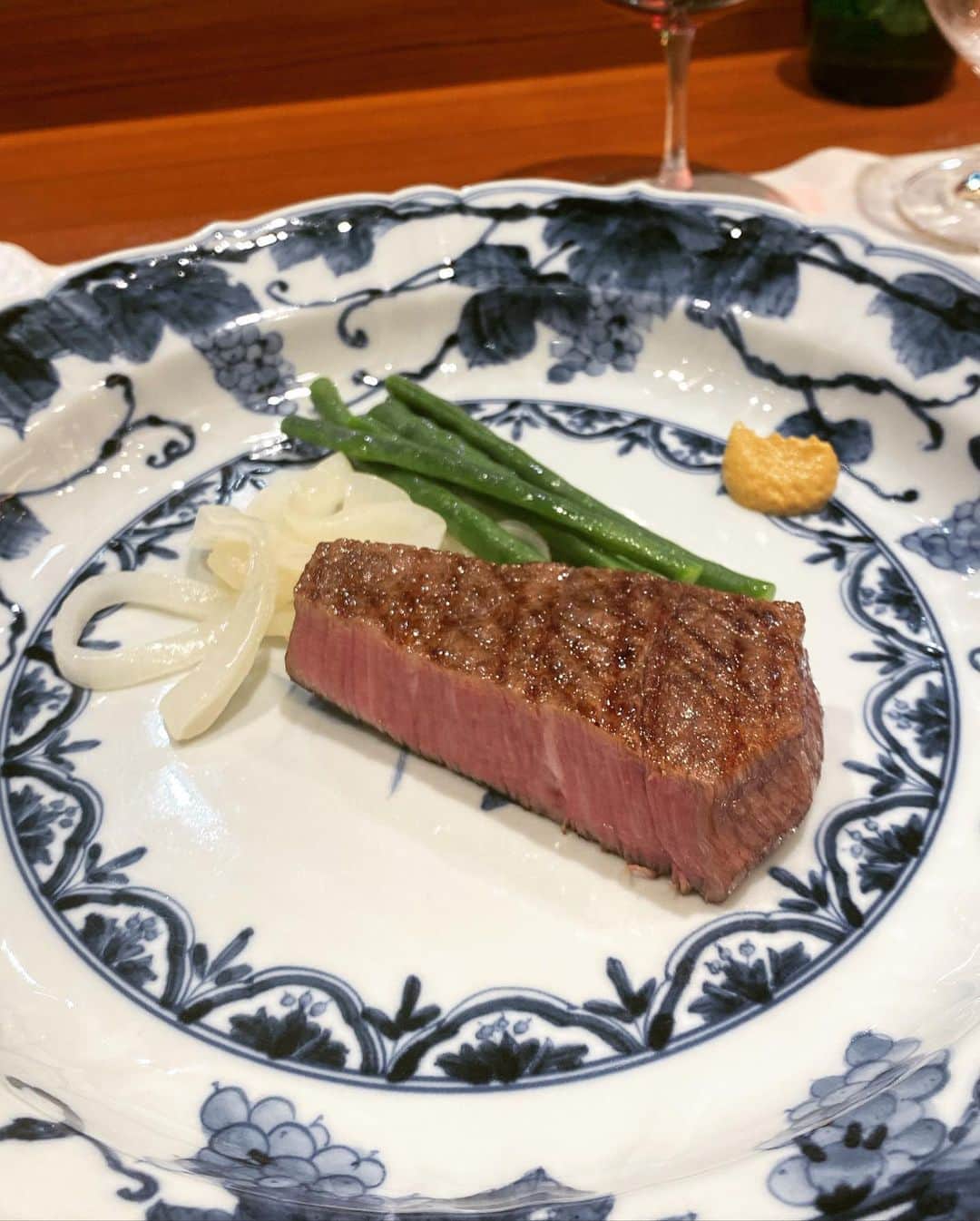 工藤ジェニファー茉侑さんのインスタグラム写真 - (工藤ジェニファー茉侑Instagram)「レーシックしました🤓💕  ICL(眼内コンタクトレンズ)を検討していましたが、検査の結果、私の乱視はレーシックで問題なく治るとのことでレーシックにしました🙋‍♀️術後5日目、いい感じです👁✨  #icl #レーシック　#南青山アイクリニック #眼科　#近視　#乱視　  人生一度は行きたい、かわむらさんに2度目の来店🥩しあわせ🤤💕  #かわむら　#銀座グルメ　#ステーキ　#予約困難店 #高級　#steak #ginza 　#お酒好きな人と繋がりたい　#お酒　#グルメスタグラム #牡蠣　#牡蠣料理 #居酒屋　#小料理屋 #酒好きな人と繋がりたい #酒スタグラム #ダイエッターさんと繋がりたい #ダイエット仲間募集中  #新橋グルメ #新橋　#酒好きな人と繋がりたい #酒好き女子 #japanesegirl #メガネ　#伊達メガネ」10月19日 15時56分 - jennifermayu_s