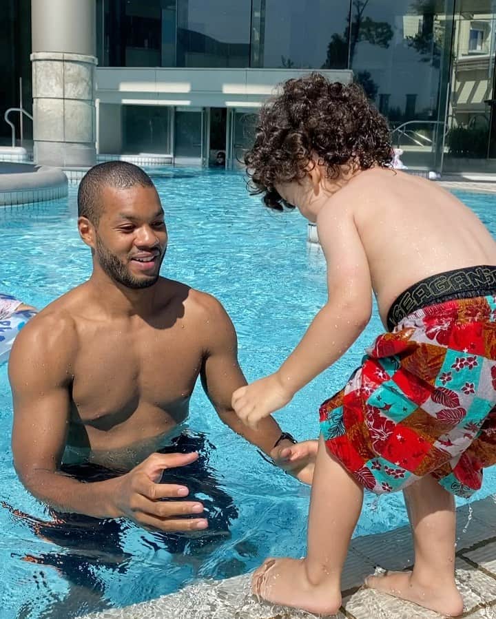 のインスタグラム：「😍」