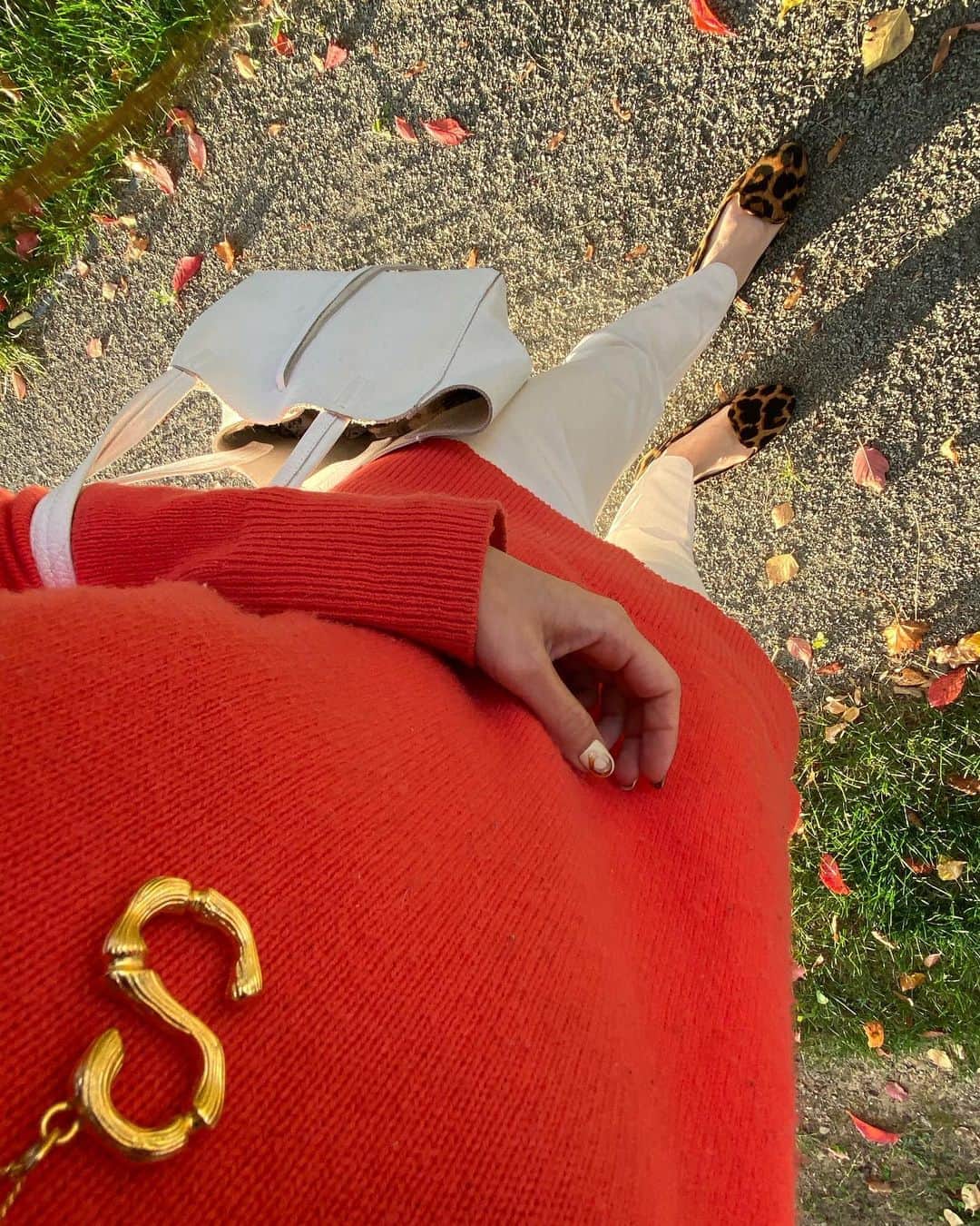 rats1316のインスタグラム：「・ 🍂×🐆×🍊 ・ ・ ・ #ママ#ママコーデ#ママファッション#code #ootd#outfit#mamagirl#北海道ママ#札幌ママ#三児の母#お洒落さんと繋がりたい#プチプラコーデ#今日のコーデ#ママライフ#ロカリ#スナップミー#mineby3mootd#ponte_fashion#4yuuu#きょコ#今日の服#大人カジュアル#主婦#男の子ママ #ビュースタグラマー#mamagirl_sugotoku」