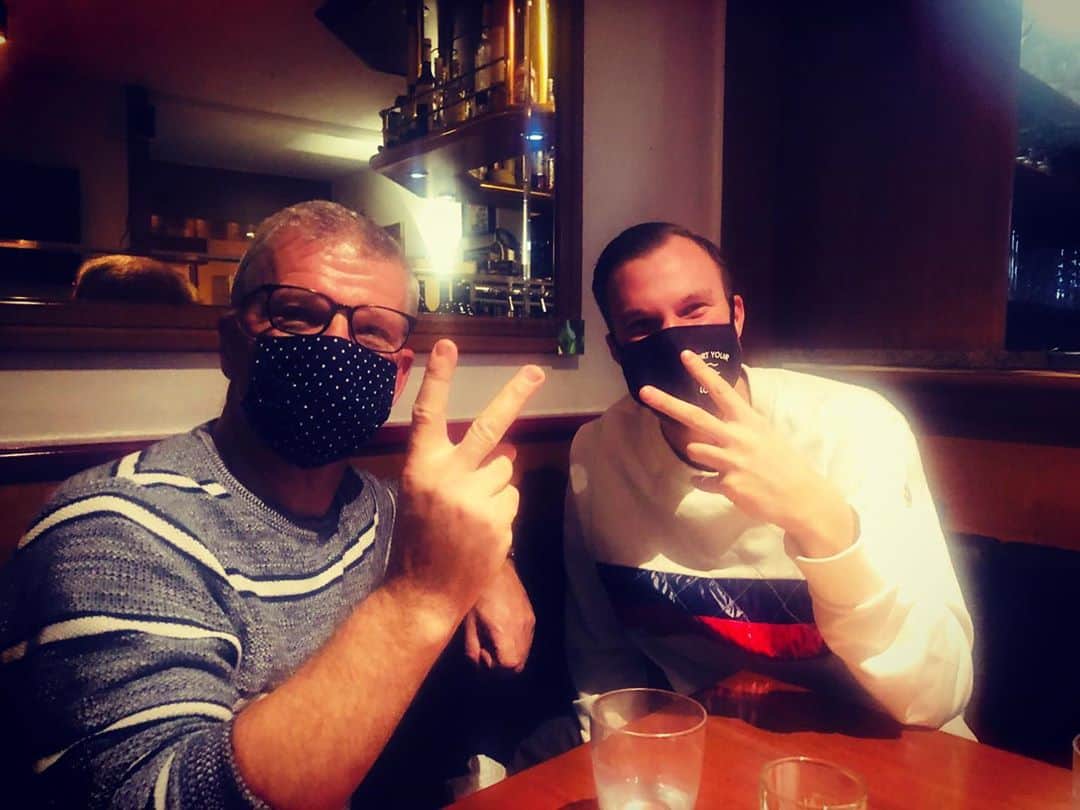 ケヴィン・グロスクロイツのインスタグラム：「War schön dich wiedergesehen zu haben, mein Freund @meuschi1893  #freundschaft #fische #dortmund #isso #stuttgart #ischso」