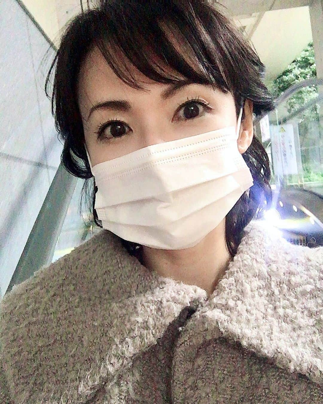 六車奈々さんのインスタグラム写真 - (六車奈々Instagram)「今週から来週火曜日まで ほぼ休みなくロケやら収録やら生放送で大忙しなので、急いで帰宅。  とにかく体力勝負の週なので、 乗り切れるように頑張りまーす！  #働くママ #ワーママ #六車奈々 #帰宅中 #お疲れ様でした #ハードスケジュール #乗り切るぞ #ありがたや」10月19日 16時59分 - nanarokusha