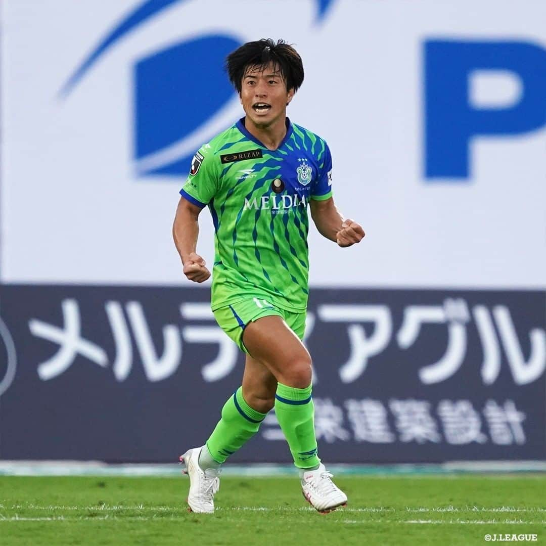 Ｊリーグさんのインスタグラム写真 - (ＪリーグInstagram)「Play Back JLEAGUE⚽️📸﻿ ﻿ #明治安田生命Ｊ１リーグ 第23節﻿をプレイバック🔥﻿ ﻿ ﻿ #Ｊリーグ ﻿ #jleague  #浦和レッズ #興梠慎三 #セレッソ大阪 #豊川雄太 #北海道コンサドーレ札幌 #金子拓郎 #駒井善成 #横浜ＦＣ #草野侑己 #清水エスパルス #鈴木唯人 #サガン鳥栖 #森下龍矢 #ガンバ大阪 #パトリック #湘南ベルマーレ #松田天馬 #サンフレッチェ広島 #佐々木翔 #川崎フロンターレ #ジェジエウ  #soccer #soccergame #soccerphotography #soccerplayer #football #⚽️」10月19日 17時02分 - jleaguejp