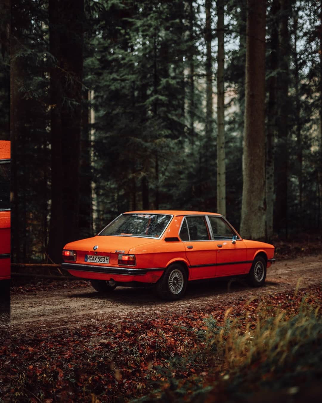BMWさんのインスタグラム写真 - (BMWInstagram)「Just a trip down memory lane.  The first generation of the BMW 5 Series. #BMW #5Series #BMWClassic #BMWrepost @bmwjogge @bmwclassic」10月19日 17時11分 - bmw