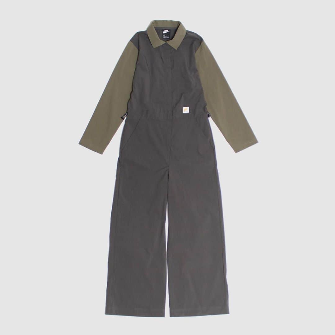 A+Sのインスタグラム：「in store now  ■NIKE WMNS TY OD COVERALLS COLOR : KHAKI SIZE : X SMALL - LARGE PRICE : ¥12,000 (+TAX)  柔らかな感触のユーティリティスタイル。 勤勉なスタイルに快適さを加える、ナイキスポーツウェアカバーオールは軽量の織り生地に袖と身頃でカラーを切り替え、コントラストを与えています。ウエストはシェイプされワイドレッグのシルエットがスタイリッシュかつクールなスタイルを実現します。   Utility style with a soft feel. Adding comfort to your hard-working style, the Nike Sportswear Coverall is a lightweight woven fabric with contrasting colors on the sleeves and body. The waist is shaped and the wide leg silhouette provides a stylish and cool style.  #a_and_s #NIKE #NIKEWMNSTYODCOVERALLS #NIKEWILDCOLLECTION」