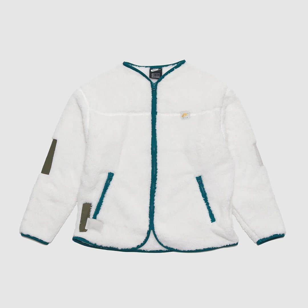 A+Sのインスタグラム：「in store now  ■NIKE WMNS PLUSH TY OD JKT COLOR : WHITE SIZE : X SMALL - LARGE PRICE : ¥11,000 (+TAX)  ぬいぐるみの様に毛足の長い素材を用いたブルゾン。手触りは高級なタオルの様に柔らかく軽量な素材で作られています。オータムシーズンではカーディガン感覚で羽織るブルゾンとして、ウィンターシーズンではコートやアウターのインナーへ忍ばせ厳しいコンディションを楽しくワイルドに過ごせます。  A blouson made of long-haired material like a stuffed animal. The texture is made of a soft and lightweight material like a high-class towel. As a blouson that you can wear like a cardigan in the autumn season, you can sneak into the inner coat or outerwear in the winter season and enjoy the harsh conditions in the wild.  #a_and_s #NIKE #NIKEWMNSPLUSHTYODJKT #NIKEWILDCOLLECTION」