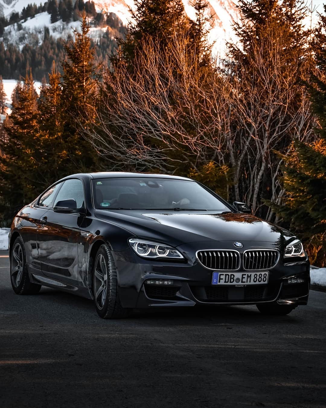 BMWのインスタグラム：「Caption this.  The 3rd generation of the BMW 6 Series. #BMW #6Series #BMWrepost @slntpain」