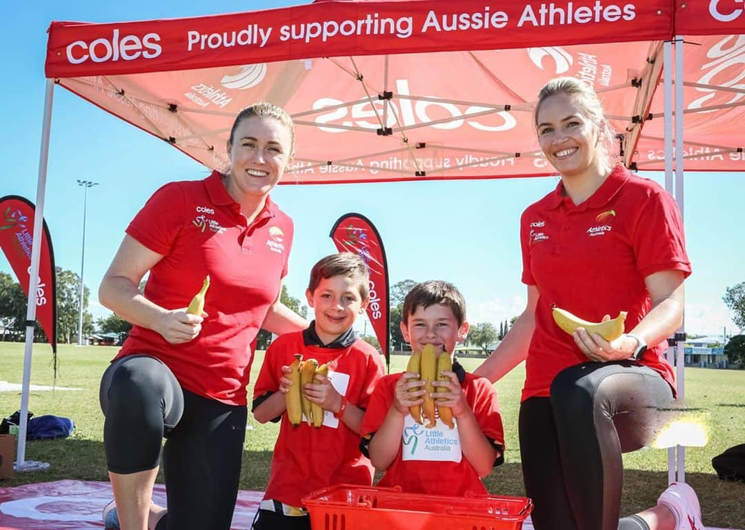 サリー・ピアソンさんのインスタグラム写真 - (サリー・ピアソンInstagram)「Did you see me on @sunriseon7 today!?! I'm so glad to finally announce that I will be continuing my involvement with athletics through @colessupermarkets partnership with @littleathleticsaust. For me, it's always been about helping to inspire a new generation of athletes! I'm super proud of the work #Coles and I have been doing for years together in grassroots sports communities. In fact, since 2017, Coles has provided more than $1.68 million in grants for sports equipment to 376 Little Athletics centres as well as more than three million bananas for young athletes during training and competitions. This is how you do community engagement! Little A's plays such an important role for young athletes. I know first-hand the impact Little Athletics can a kid's life. I started Little Athletics when I was 11 and sport became my career. Alongside @colessupermarkets I'm proud to be helping kids learn competitive sport and be part of a family friendly environment.」10月19日 17時42分 - sallypearson