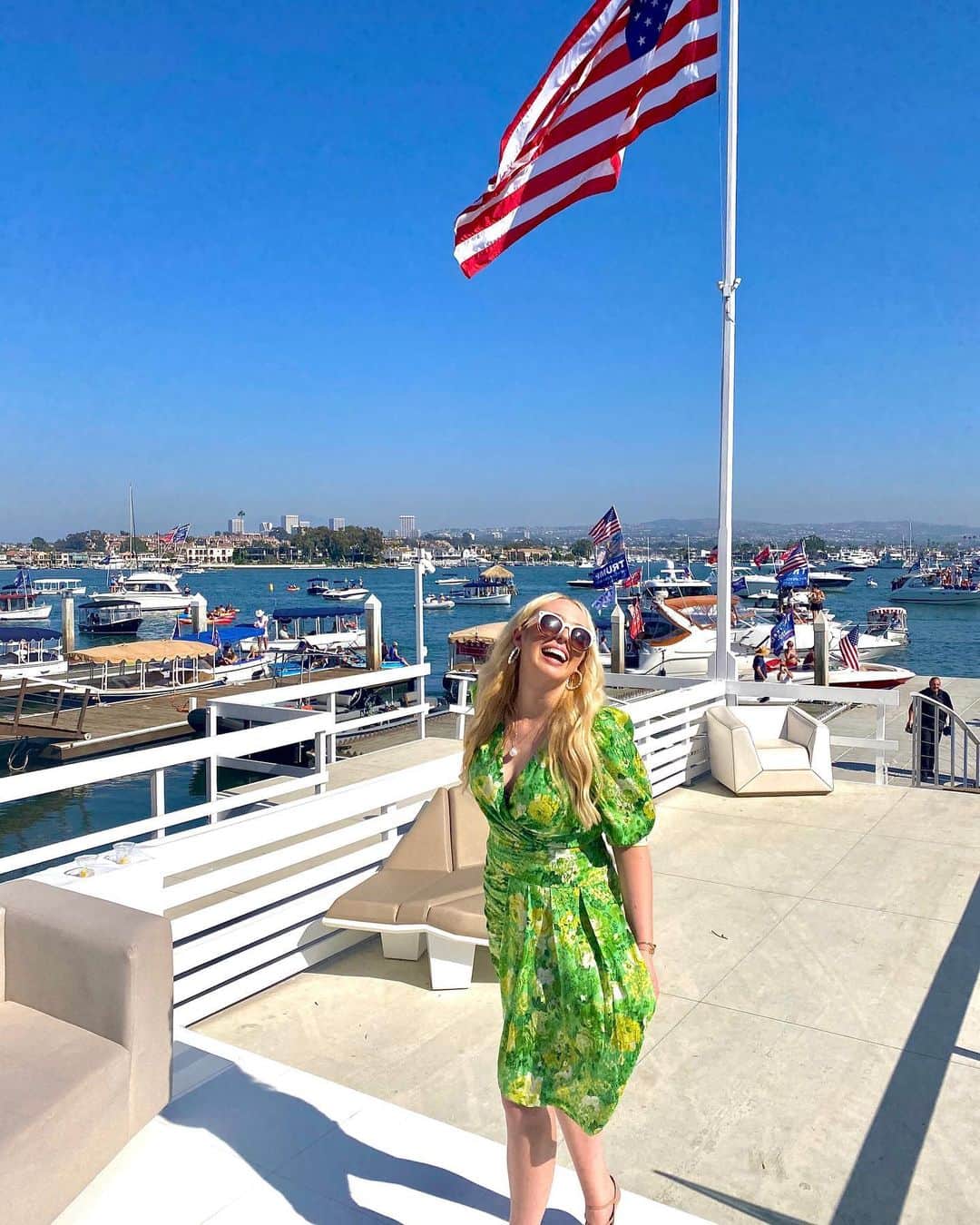 ティファニー・トランプのインスタグラム：「Loved supporting my dad and being back in my home state of California! ❤️🤍💙#15Days」