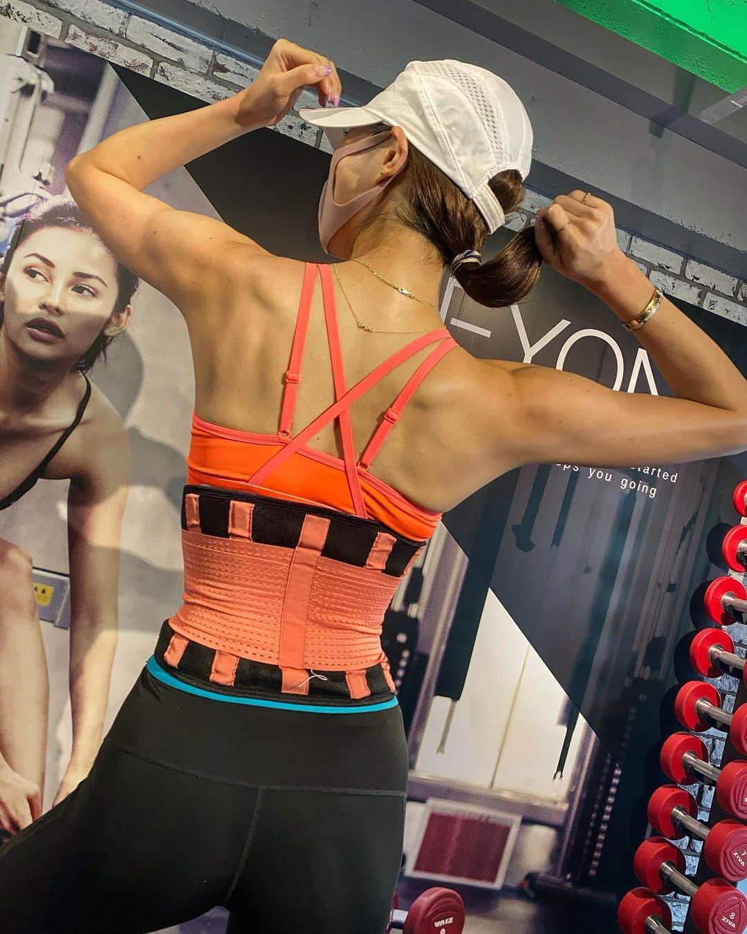 のインスタグラム：「継続することが大切😊❗️ #backday 💪💪💪 #gymgirl #workoutgirl #armday  #beyondgym #nofilter」
