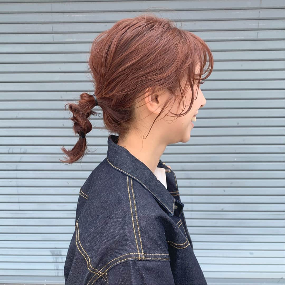 HAIRさんのインスタグラム写真 - (HAIRInstagram)「「アプリコットオレンジ×ラーメンマン😘✊🏽」 HAIR掲載スタイリスト： 野々村 朋美 （ @_nono_tomo ） . -----------------------------------------------------------  Follow me👉🏽 @hair.cm  HAIR webサイトは「HAIR（ヘアー）」で検索！✨  -----------------------------------------------------------  HAIRは、お客様の『なりたいを叶えるスタイリスト』が集まるサイトです。  日々スタイリストの方々の素敵なヘアスタイルを掲載しています。  投稿スナップ数約40万の中から、気に入ったスタイルを見つけませんか？  HAIRを通じてサロンに予約もできますよ！💕  ----------------------------------------------------------- . . #ミディアム  #ヘアアレンジ  #ガーリー  #簡単ヘアアレンジ #ロブ #アプリコットオレンジ #ラーメンマンヘア #ヘアスタイル #ヘアカタログ #ヘアカラー #ヘアスタイリング #髮型 #髮型屋 #髮型設計 #发型 #短髮 #日系髮型 #女生髮型 #女生短髮 #염색 #헤어 #단발 #bob #복구펌 #짧은머리 #숏컷」10月19日 18時00分 - hair.cm