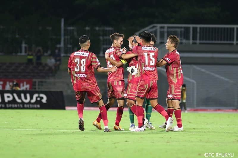 上里一将のインスタグラム：「・ ＋3  全員で勝ち取った最高の勝利💪 ・ #FC琉球 #fcryukyu #応援有難う御座いました🙇‍♂️」