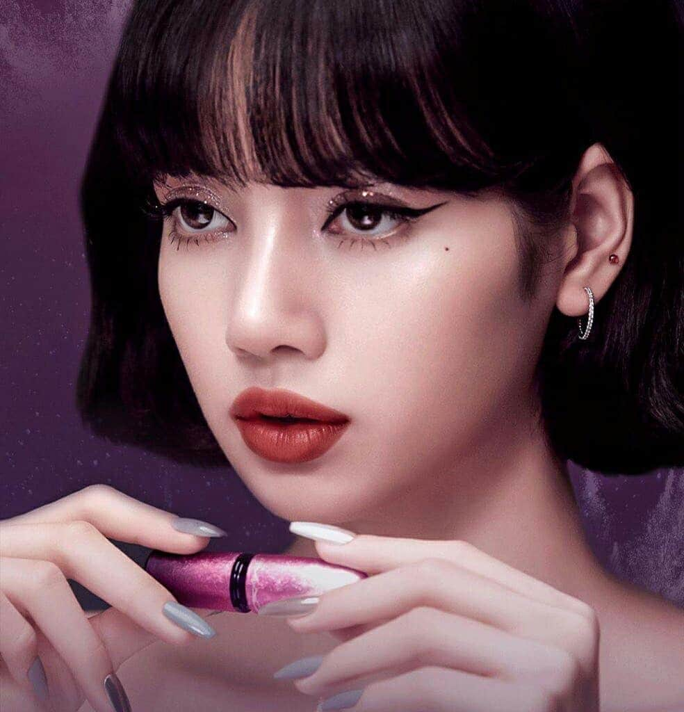 リサさんのインスタグラム写真 - (リサInstagram)「Lisa has officially been as the new global brand ambassador of @maccosmetics ! Congratulations Lisa!  . . . #BLACKPINK #리사 #LISA #LALISA #LALISAMANOBAN #LALISAMANOBAL #howyoulikethat #HOWYOULIKETHAT #thealbum #icecream #blackpinkicecream #selpink #thealbum #lovetohateme #lovesickgirls #prettysavage #betyouwanna #youneverknow #crazyoveryou」10月19日 18時06分 - lisa.blackpink