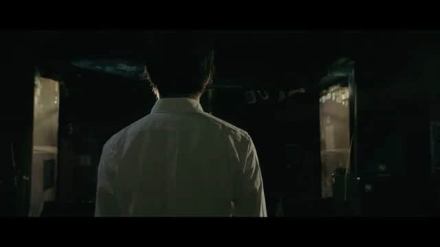 般若のインスタグラム：「New Video 般若 スーパースター  Track produced by KNOCK Director: 金 允洙/Yunsoo KIM (UR5ULA FILM POSSE)  Cinematographer: Daisuke Yamamoto  Lighting: Takahiro Asami Hair & Make up: Chishiki Matsumoto  Production Assistant: Atsuki Nakata, Maoko Umaoka, Konomi Kodan  Starring 杉田雷麟  Special Thanks to  YAMAMOTO SPORTS ACADEMY  KRAZY BEE LIVE HOUSE WALL」
