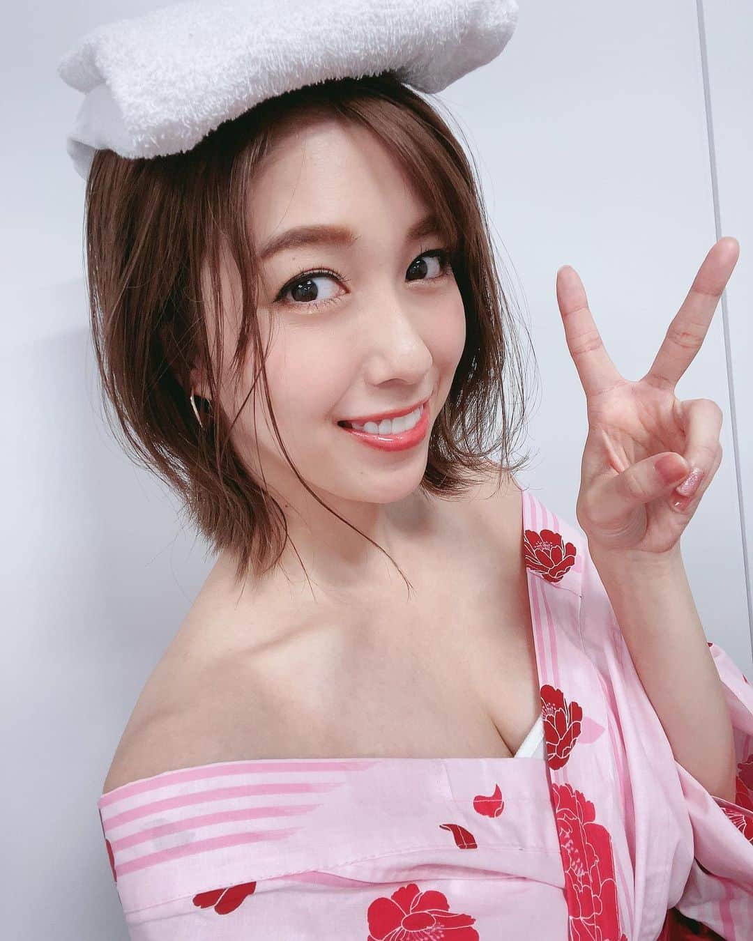 のインスタグラム：「昨日の撮影写真OKでたー！  こんな感じでした。  楽しかったです。 いつお知らせ出来るかまだ分からないけど、お楽しみに！」