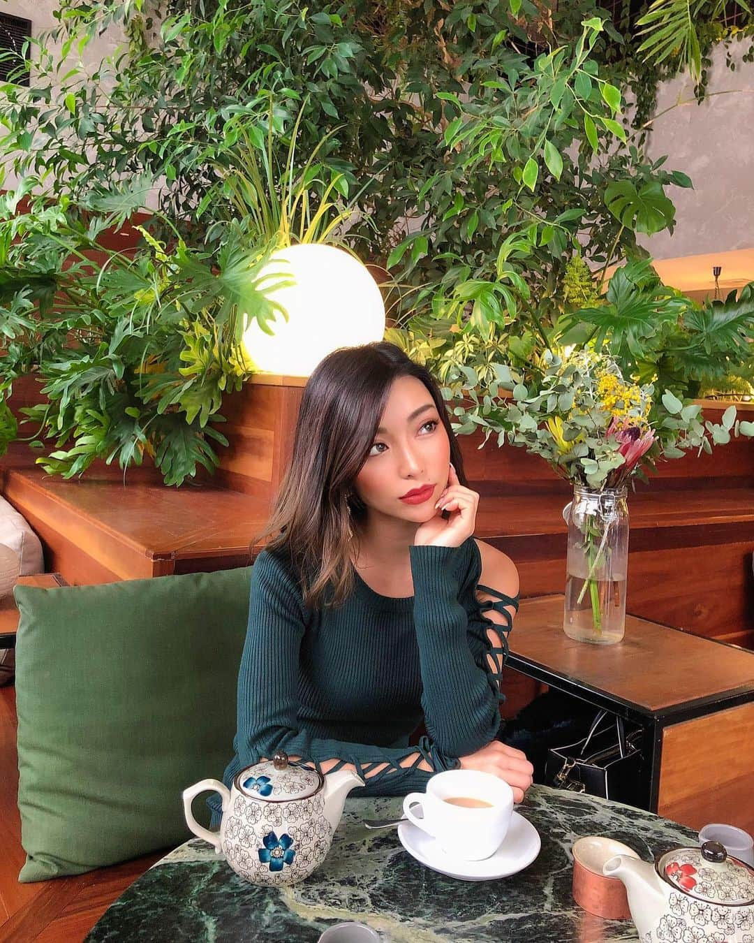 かにゃさんのインスタグラム写真 - (かにゃInstagram)「What am I thinking?💭 . . . #teatime #tea #restaurant #restaurantaustralia #café #cafe #instacafe #melbournecafe #cafestagram #southyarra #australia #australiagram #melbourne #melbournelife #melbournestyle #melbourneliving #melbourne_insta #melbournelifestyle #オーストラリア #メルボルン #海外生活 #ワーキングホリデー #ワーホリ #ワーホリ生活 #オーストラリア生活 #メルボルン生活 #ワーホリオーストラリア #オーストラリアワーホリ #カフェ #メルボルンカフェ」10月19日 18時31分 - kanya_435