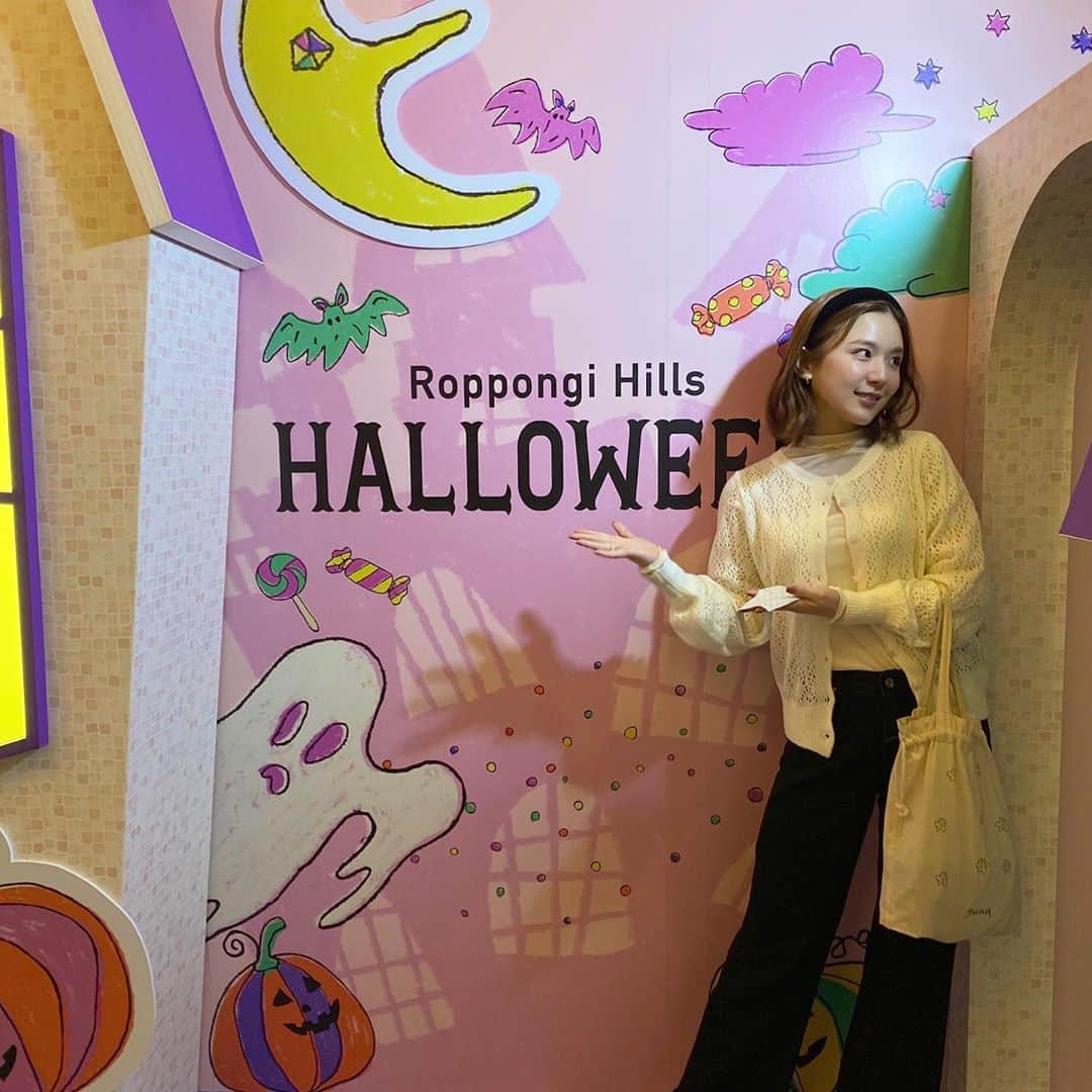 ひよんさんのインスタグラム写真 - (ひよんInstagram)「🎃🍬🧛‍♀️ ㅤㅤㅤㅤㅤㅤㅤㅤㅤㅤㅤㅤㅤ 今年初めてハロウィンを感じた👻💜 ㅤㅤㅤㅤㅤㅤㅤㅤㅤㅤㅤㅤㅤ お洋服は @9unq.official の #ふんわり編みカーディガン の中に #レイヤード最適シースルートップス を合わせたよ🥳👖 少し寒かった😂🥶☃️笑 ㅤㅤㅤㅤㅤㅤㅤㅤㅤㅤㅤㅤㅤ #9unq #fashion #ootd #coordinate #halloween #꾸안꾸 #오오티디 #코디 #패션 #희영 #クアンク #ひよん #ハロウィン #ファッション」10月19日 18時32分 - cchan_fee4