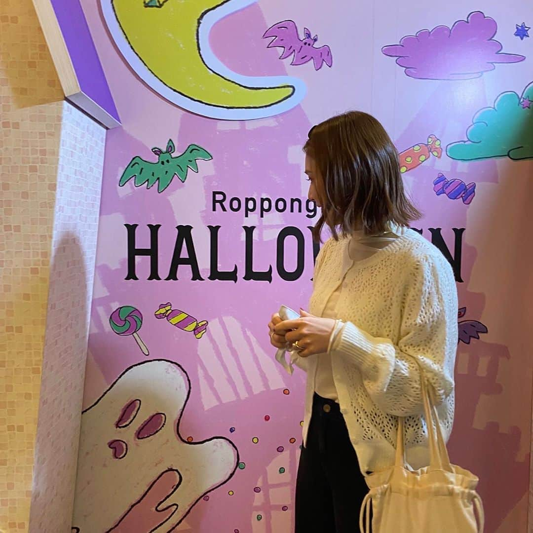 ひよんさんのインスタグラム写真 - (ひよんInstagram)「🎃🍬🧛‍♀️ ㅤㅤㅤㅤㅤㅤㅤㅤㅤㅤㅤㅤㅤ 今年初めてハロウィンを感じた👻💜 ㅤㅤㅤㅤㅤㅤㅤㅤㅤㅤㅤㅤㅤ お洋服は @9unq.official の #ふんわり編みカーディガン の中に #レイヤード最適シースルートップス を合わせたよ🥳👖 少し寒かった😂🥶☃️笑 ㅤㅤㅤㅤㅤㅤㅤㅤㅤㅤㅤㅤㅤ #9unq #fashion #ootd #coordinate #halloween #꾸안꾸 #오오티디 #코디 #패션 #희영 #クアンク #ひよん #ハロウィン #ファッション」10月19日 18時32分 - cchan_fee4