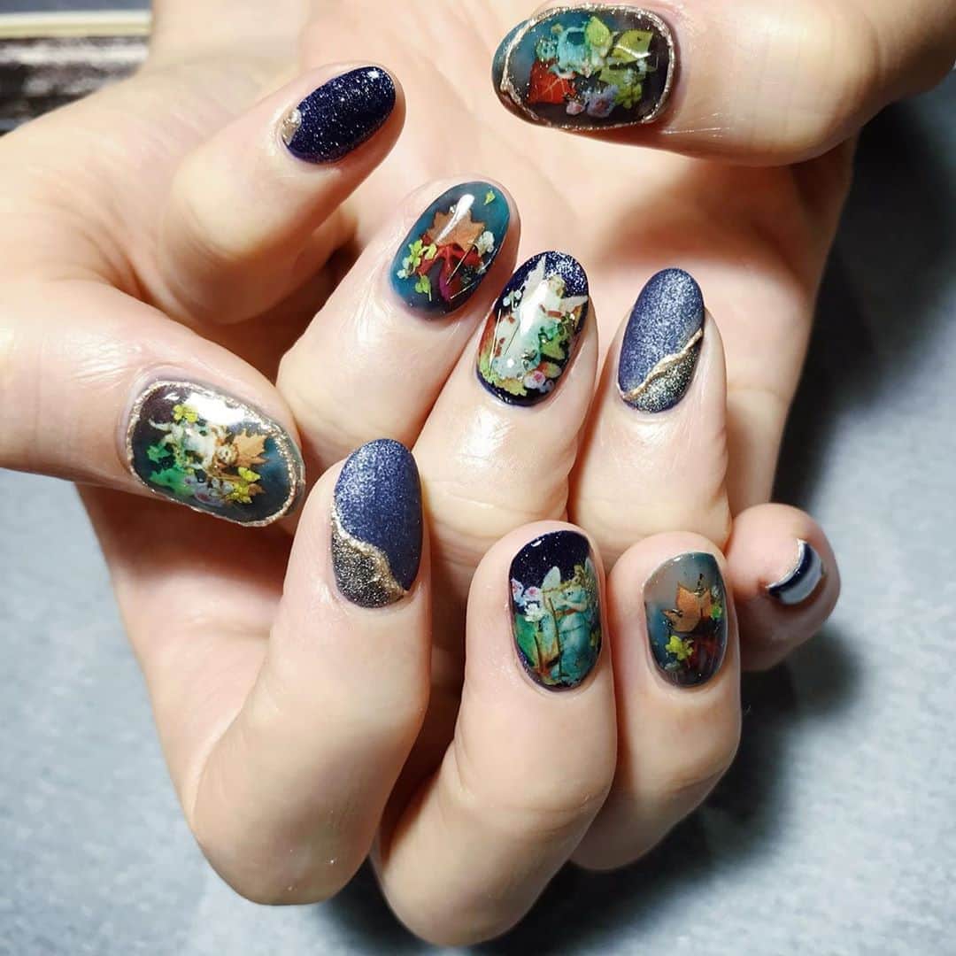 なかやまちえこのインスタグラム：「エンジェル👼× もみじ🍁⠀ ⠀ 使ったのは、⠀ PREGEL ex ネイビー259⠀ PREGEL MUSE アンニュイブルージュS340、クリアブルーS131⠀ きまぐれキャット　Cat’sEye（マグネットジェル）　ブルーベリーアイ6707 きまぐれキャット　テラコッた　カルネベージュ7006⠀ PREGEL スカルプ＆トップ、キャンジェル（ノンワイプトップ）⠀⠀ Betty gel クリスタルトップ、フロスティングマット、ザ・ホイルジェル⠀⠀ PREXY ワイヤー、箔、押し花、エアクッション　マジックパウダー ペン　TR20、おはなホイル、キューピットエンジェルホイル⠀ ⠀ PREGEL・Betty gel・きまぐれキャット・PREANFA・PREXY商品は、⠀ ⠀⠀ ネイリストの方は↓ ⠀ ⠀ プリモール  @nail_premall ⠀ http://gelnailshop.com/ ⠀ ⠀ キャンディポケット @candypocket_official ⠀ http://www.beautysupport.jp/sm/script_main/shoptop.php ⠀ ⠀ セルフの方は↓ ⠀⠀ ⠀⠀ ジョイアート @joyartofficial ⠀ http://joyart.biz/  ⠀ にて購入頂けます☺️⠀ ⠀ @pregelofficial @bettygel_official @kimagure_cat_whim @prexyofficial ⠀ #nail #nails #nailart #ネイル #美甲 #ネイルアート  #japanesenailart #manucure #japanesenails #manicurist #gelnails #أظافر #네일아트 #미용 #vẽmóng #ngườiđẹp  #เพ้นท์เล็บ #искусствоногтя #artedeuñas #เพ้นท์เล็บเจล #ジェルネイルデザイン #ネイルデザイン #senikuku #nagelkunst #アンティークネイル #antiquenails #エンジェルネイル #天使ネイル」