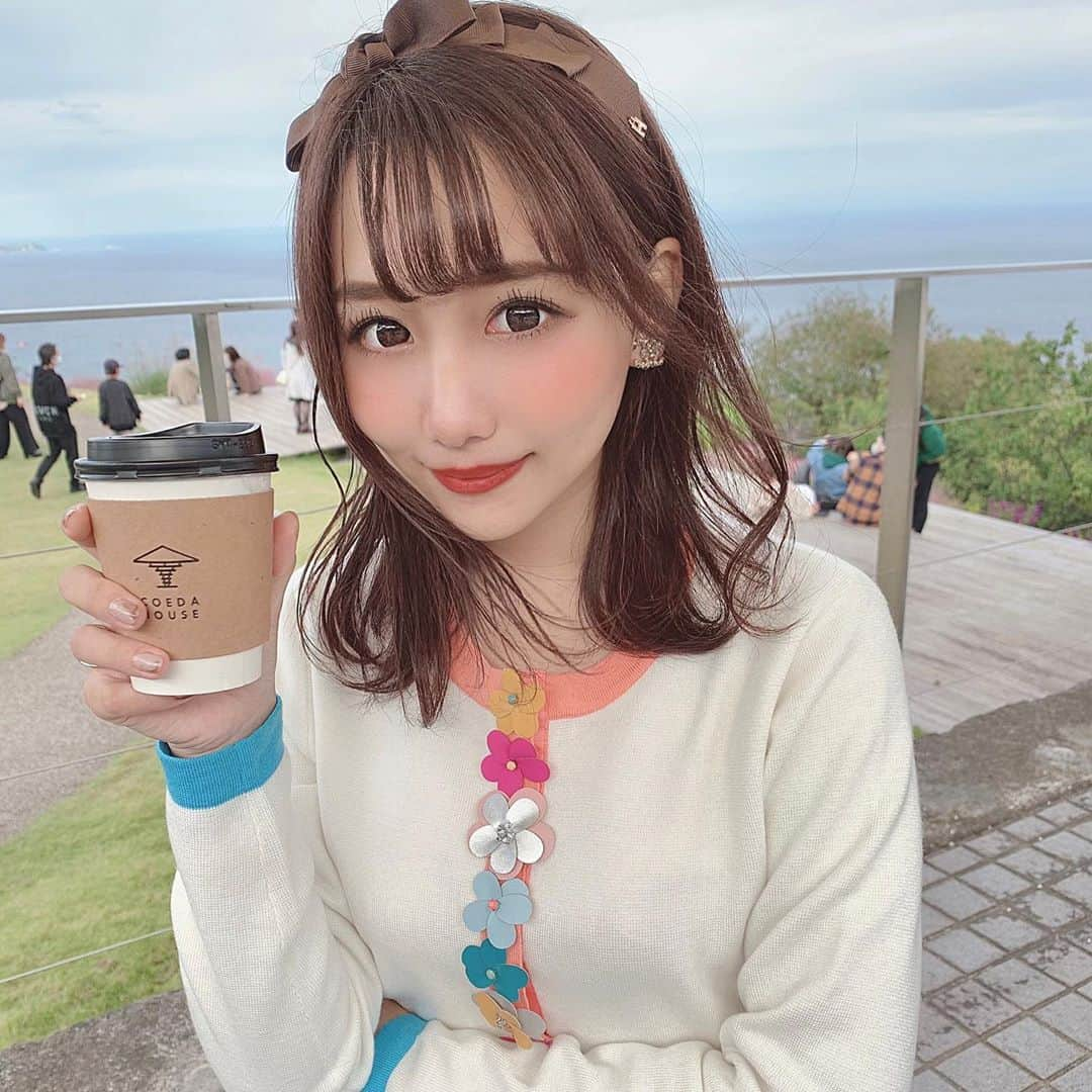 加藤里奈さんのインスタグラム写真 - (加藤里奈Instagram)「⋆ 可愛すぎる @chesty_official の 新作カーディガン✿ ⋆ トップス華やかにするだけで、 雰囲気が本当に明るくなる😭🤍 ⋆ カチューシャは @thehany_official さんのです❥ リボンカチューシャ、 太さもリボンの大きさもちょうどよくてお気に入り😭❕ ⋆ #ootd #fashion #instafood #instagram #instalike  #hairstyle #outfit #code #coordinate #style #stylepoint #instafashion #instagood #instalike #ファッション #撮影 #ヘアアレンジ #ヘアスタイル #アレンジスタイル #ヘア #かとこ #コーディネート #コーデ #かとこーで #今日の服 #chesty #chestyコーデ」10月19日 18時59分 - katoco0326