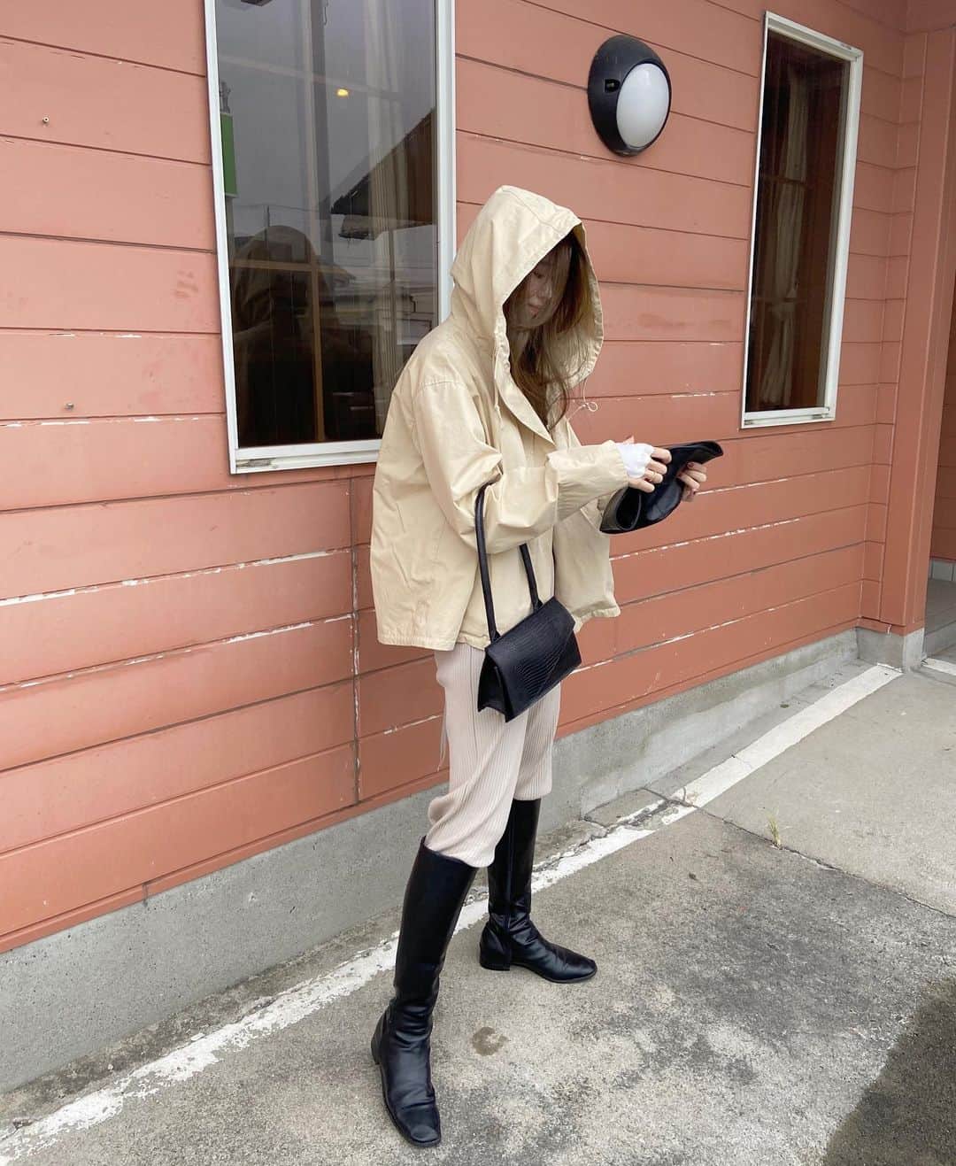 i am aiのインスタグラム：「雨のひコーデ。 ㅤㅤㅤㅤㅤㅤㅤㅤㅤㅤㅤㅤㅤ 雨だとロングブーツを長靴代わりに使ってる👢笑 inスタイルはまる〜 ㅤㅤㅤㅤㅤㅤㅤㅤㅤㅤㅤㅤㅤ」