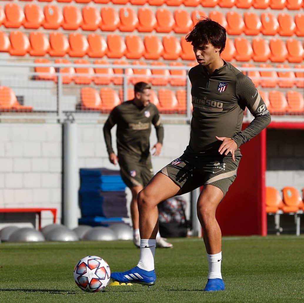 アトレティコ・マドリードさんのインスタグラム写真 - (アトレティコ・マドリードInstagram)「🌟 Modo @ChampionsLeague: 🔛  🔴⚪ #AúpaAtleti ⭐ #UCL ⚽ #FCBayernAtleti」10月19日 18時56分 - atleticodemadrid