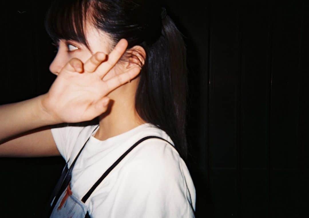 中山莉子のインスタグラム：「→﻿ ピース✌️﻿ 「23回目のサマーナイト」で勝手に中山バージョンのMVを作った写真の一枚﻿ ﻿ #film」