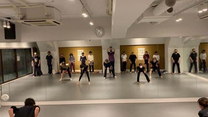 黒須洋壬のインスタグラム：「黒須洋嗣 JAZZ CLASS 2020.Oct.19th @danceworks_jpn  @xross #thisisme  #kealasettle  #mask #dance #jazzdance #tokyo #japan」