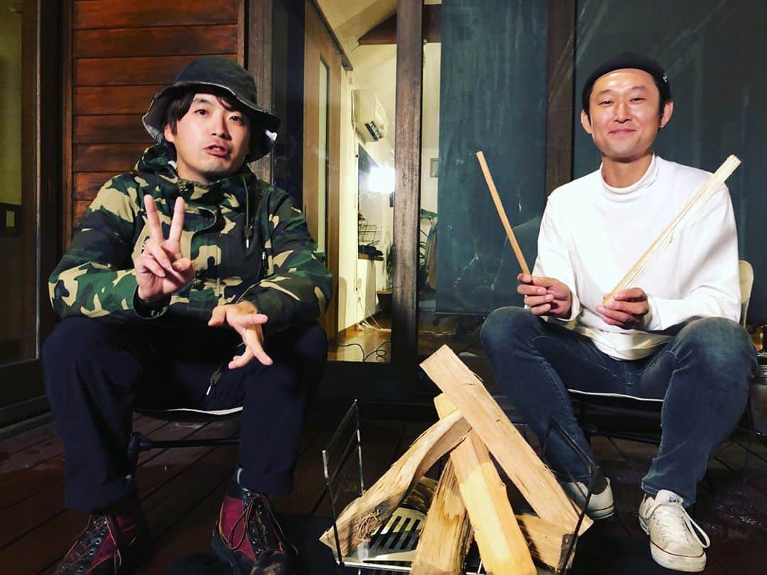 井澤惇のインスタグラム：「本日！avengers in sci-fiの稲見とともにアウトドアガレージブランドのMaagz(@maagz.jp )の焚き火を囲んでのLIVEトークに参加します！この後20時から！ 稲見も俺もCA4LA(@ca4la_official )の帽子！ https://m.youtube.com/watch?feature=youtu.be&v=EmRGDLfRTQk」