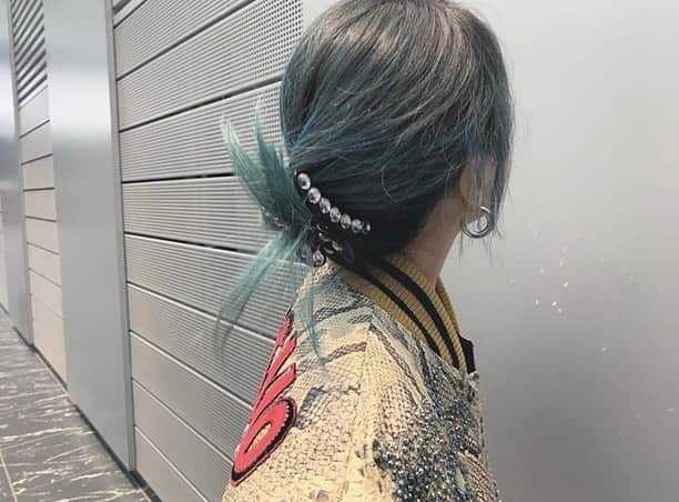 のインスタグラム：「🖤 @yoshico_kishimoto wearing her @jandmdavidson x @alexandredeparis_official clip #JMDxADP」