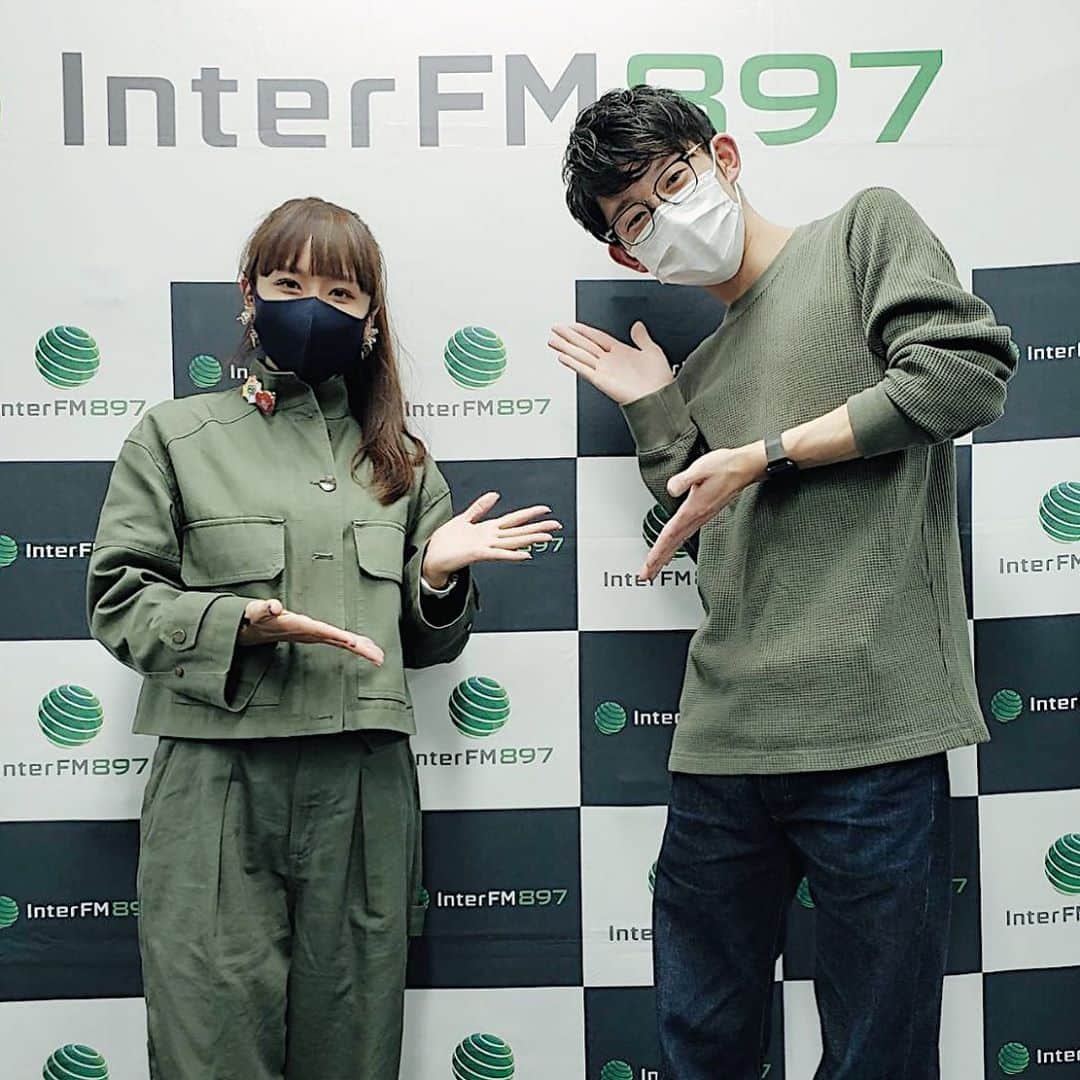 川崎鷹也のインスタグラム：「InterFM様にて『casaricoto radio』お邪魔してきました〜🙌あぁ、楽しかったなぁ。NICE73さんの前だと、何だか話しやすかったなぁ。そういう柔らかくて暖かい人って素敵です☺️  #interfm #casaricotoradio #nice73 #川崎鷹也 #radio #instalike #instagram #instagood #instaphoto #instalove #instacool #instamusic」