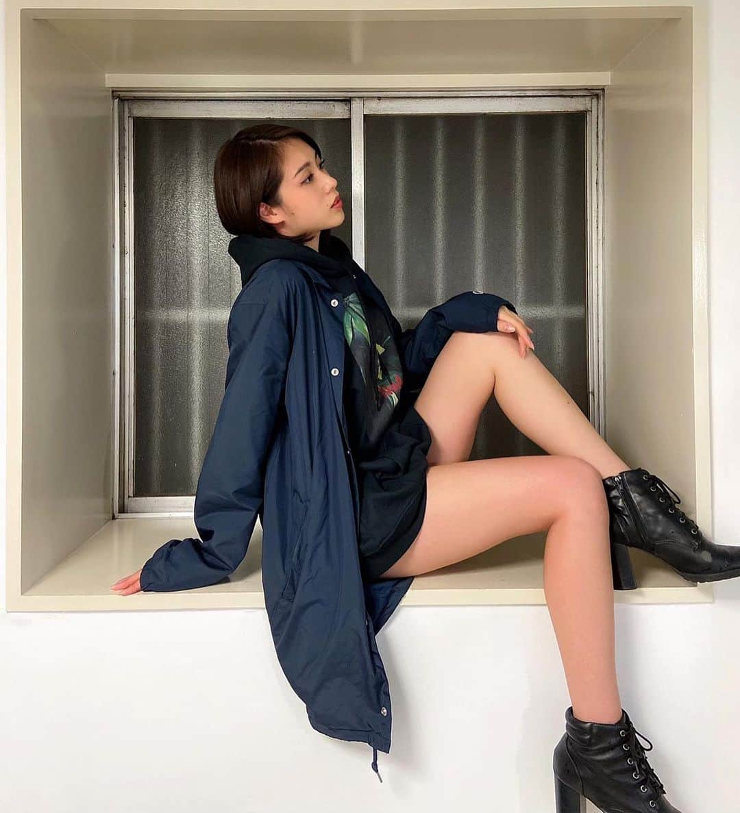 のインスタグラム：「この間載せた写真の違うバージョン📸 こっちも好き？？🥺 . 最近は、口角を上げる為に割り箸エクササイズにハマってるの！ すぐプルプルしちゃうから修行しよっと😂 . #new #cyberjapan #サイバージャパン #新人 #cjd_chiaki」
