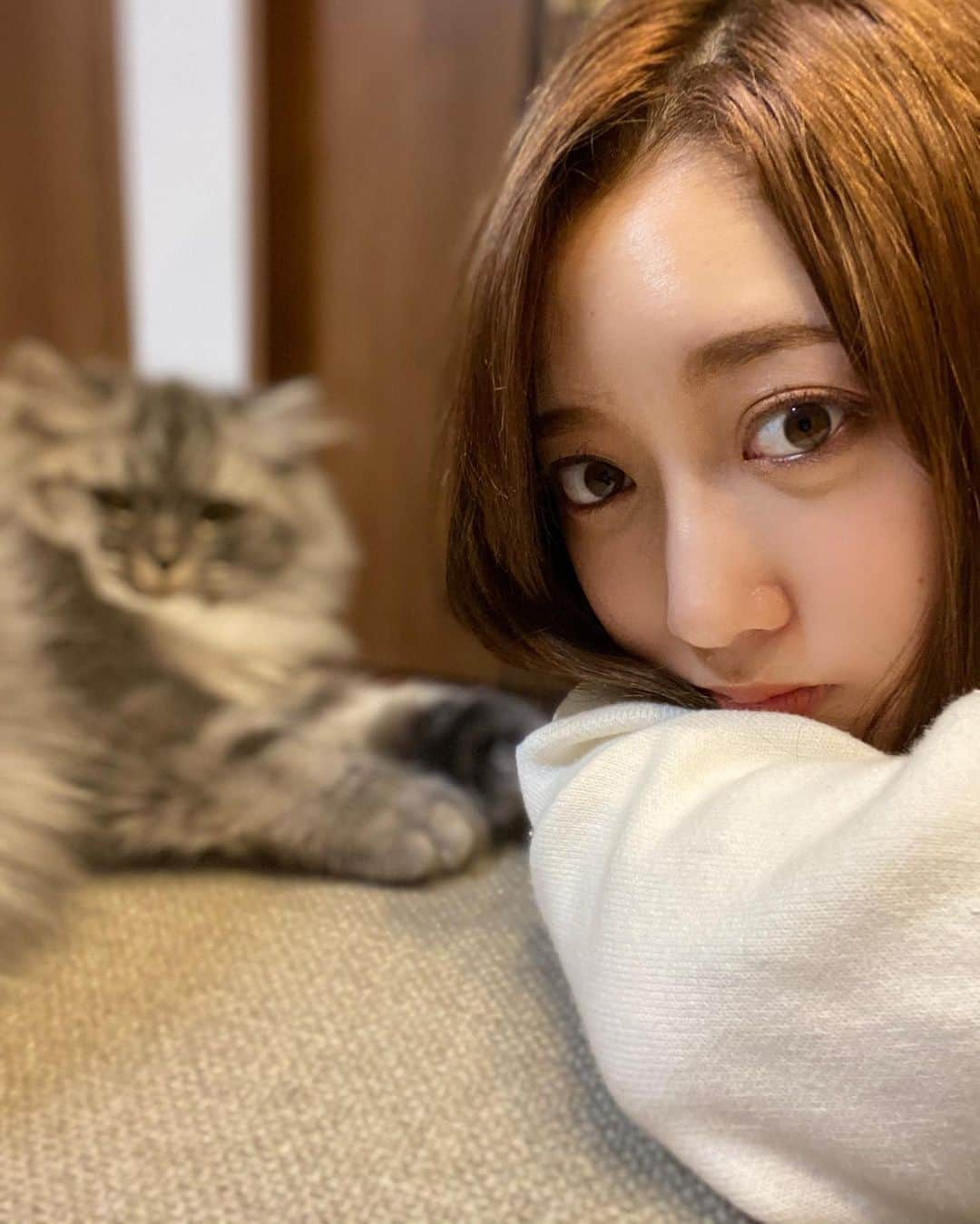 片原恵麻さんのインスタグラム写真 - (片原恵麻Instagram)「ぽっちゃんとおうちでまったりな日☔」10月19日 19時52分 - emma_katahara