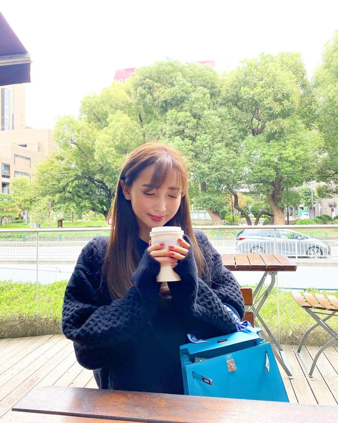 岡部あゆみさんのインスタグラム写真 - (岡部あゆみInstagram)「ホットが染みる☕️❄️」10月19日 19時46分 - ayumi_okabe