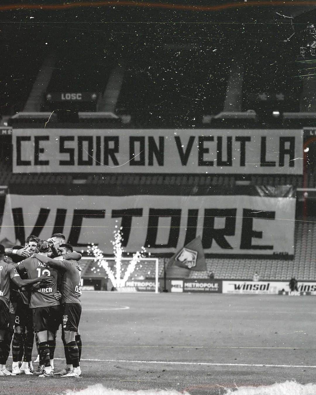 リーグ・アンさんのインスタグラム写真 - (リーグ・アンInstagram)「📸 Quand tu inscris un but et en plus dans un derby, c’est forcément une joie particulière ! 😉 . #Lille #LOSC #Ligue1UberEats #Derby #Nord」10月19日 20時00分 - ligue1ubereats