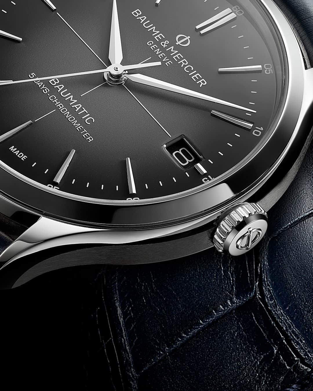 ボーンメルシーのインスタグラム：「Because your time is precious. The Clifton Baumatic 10550. -- Clifton Baumatic 10550 40mm, Automatic with COSC, grey dial, interchangeable strap, 5 days Power Reserve -- #baumeetmercier #cliftonbaumatic #swissmade #watchoftheday #watchcollector  #wristwatch  #watchlovers  #instawatch  #watchfam」