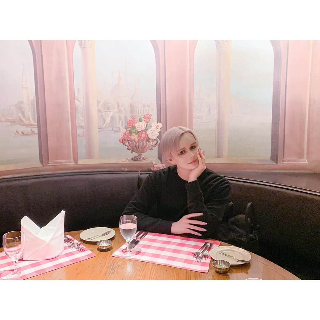 Matt（マット）さんのインスタグラム写真 - (Matt（マット）Instagram)「・ お仕事終わりに🍽 キャンティ 西麻布店へ❤︎ いつもありがとうございます💋」10月19日 20時00分 - mattkuwata_official2018