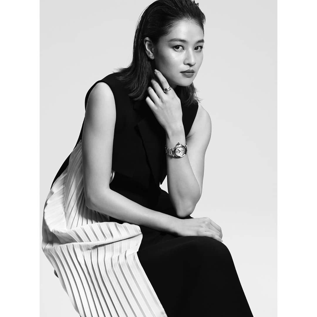 耕万理子さんのインスタグラム写真 - (耕万理子Instagram)「Pasha de Cartier”  Local Tribe Campaign  1985年の誕生以来、伝説となった「パシャ ドゥ カルティエ」がより進化して登場。 クリエィティブで独創的、新しい道を切り開く若い世代に向けてのウォッチ。  日本オリジナルのキャンペーンに参加させていただきました💫  カルティエ公式LINEアカウント（@cartier）内にてオリジナルコンテンツを配信中。  ぜひチェックしてみてくださいね。  Cast ：才藤歩夢 （近代五種/フェンシング） Hair：TETSU Make：耕 万理子 Stylist：KOSEI MATSUDA  #Cartier #PashaDeCartier #ayumu_saito_ #fencing#modernpentathlon #SIGNO #SIGNOPRODUCTION」10月19日 20時11分 - mariko_makeup