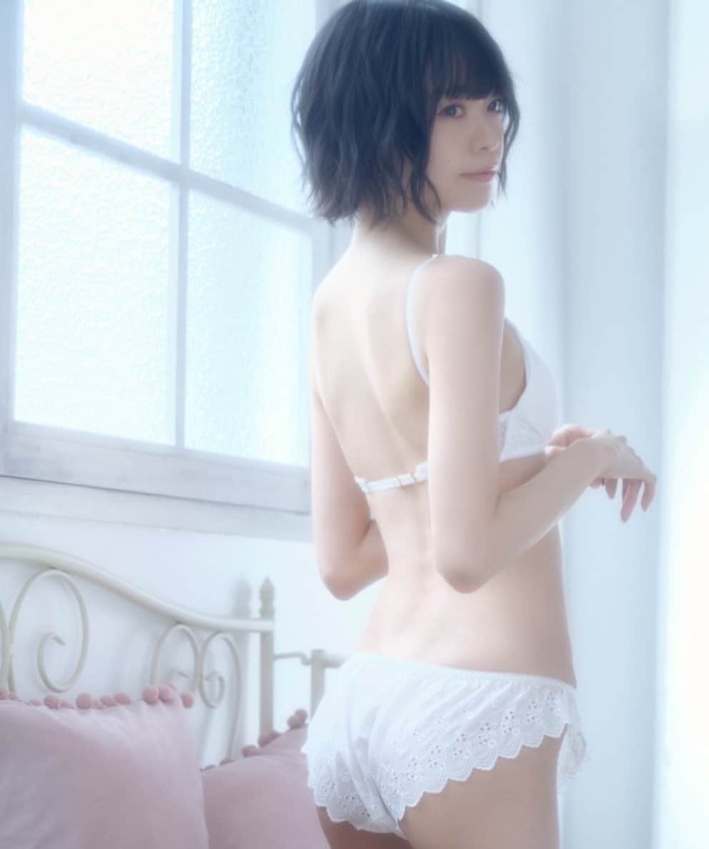 永井亜子さんのインスタグラム写真 - (永井亜子Instagram)「@feast_lingerie 🌷  💄 @yukanamitsu  📸 @heron214   #feast」10月19日 20時23分 - ako_nagai