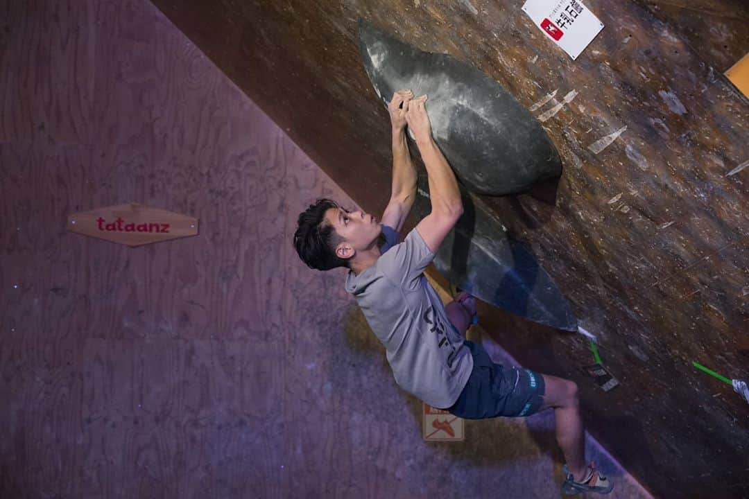 原田海さんのインスタグラム写真 - (原田海Instagram)「3rd place at THE BOULDER BATTLE!!!🥉﻿ Congratulations for winning @dohikei & @taiseiishimatsu And Happy 20th ﻿Birthday @dohikei 🎁🎂﻿ ﻿ ボルダーバトルは3位でした！！﻿ 最初から最後までずっと楽しくて、はしゃぎすぎちゃいました🤣笑笑﻿ 企画してくれた @odenpyon さんをはじめ、運営の皆さんに本当に感謝です🙏﻿ ﻿ Photo by:﻿ @quvminuneven @redbulljapan @champion_japan @bpump_ogikubo @frictionlabs @galaxymobilejp @scarpaspa #日新火災 ﻿ #redbull #championjp #bpumpogikubo #frictionlabs ﻿#galaxy﻿ #scarpa﻿ #climbing #sportsclimbing #sports #bouldering #theboulderbattle #クライミング #ボルダリング」10月19日 20時26分 - kai_hrd