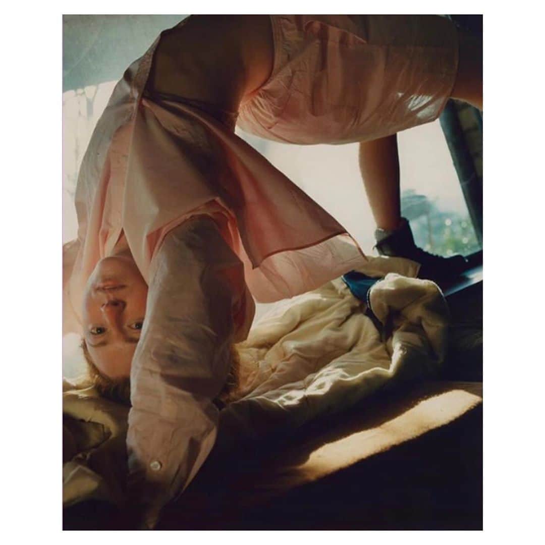 Vogue Italiaさんのインスタグラム写真 - (Vogue ItaliaInstagram)「Congratulations to the winners of the 35th edition of the International Festival of Fashion, Photography and Fashion accessories, Hyères @villanoailles! The GRAND PRIX DU JURY PHOTOGRAPHIE has been awarded to @xuguanyu, the PRIX DE LA PHOTOGRAPHIE AMERICAN VINTAGE to @andrasladocsi and the PRIX DU PUBLIC - VILLE D'HYÈRES - PHOTOGRAPHIE to @dustinthierry. The jury was headed by Paolo Roversi and composed by Carla Sozzani, Chiara Bardelli Nonino, Emanuele Coccia, Ibrahim Kamara, Jérôme Gautier, Petra Sedlaczek, Priscilla Royer, Simon Bainbridge, Adrian Joffe, Jean-Hugues de Chatillon, Alice Mann.」10月19日 20時37分 - vogueitalia