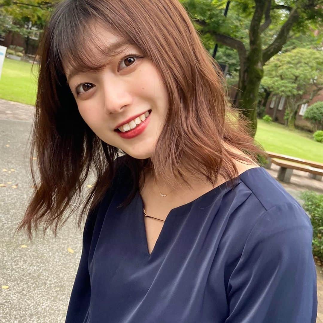 樋口花果のインスタグラム：「みなさんこんばんは🎓🍁  今日は雨が降ったり 少し寒い一日でしたね🥶  私はこの数日間、 頑張る同世代にたくさん会って いろいろな刺激をもらっていました🔥  その吸収したエネルギーを これからは私が全力で形にしていきたいな✊🏻  #ミスコン　#立教大学」