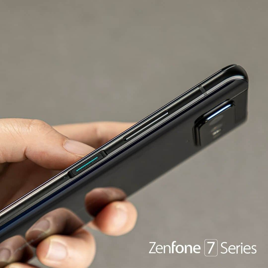 ASUSさんのインスタグラム写真 - (ASUSInstagram)「Single-press for instant unlock, double-press to do anything you want.  #ZenFone7 #DefyOrdinary」10月19日 21時00分 - asus