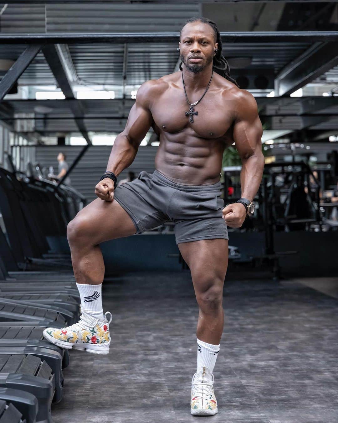 Ulissesworldさんのインスタグラム写真 - (UlissesworldInstagram)「It’s Monday! Let’s Grind 🏋️‍♂️ New week! More Progress! Never take your foot off the gas! #letsgo What are you training today?👇 Me I’m hitting legs today. #ulissesworld  _ LINK IN MY BIO👆For Meal Plans & Programs (Females also) @iamdedicated_army #letsgo IAMDEDICATED.ULISSESWORLD.COM #Ulissesworld」10月19日 21時06分 - ulissesworld