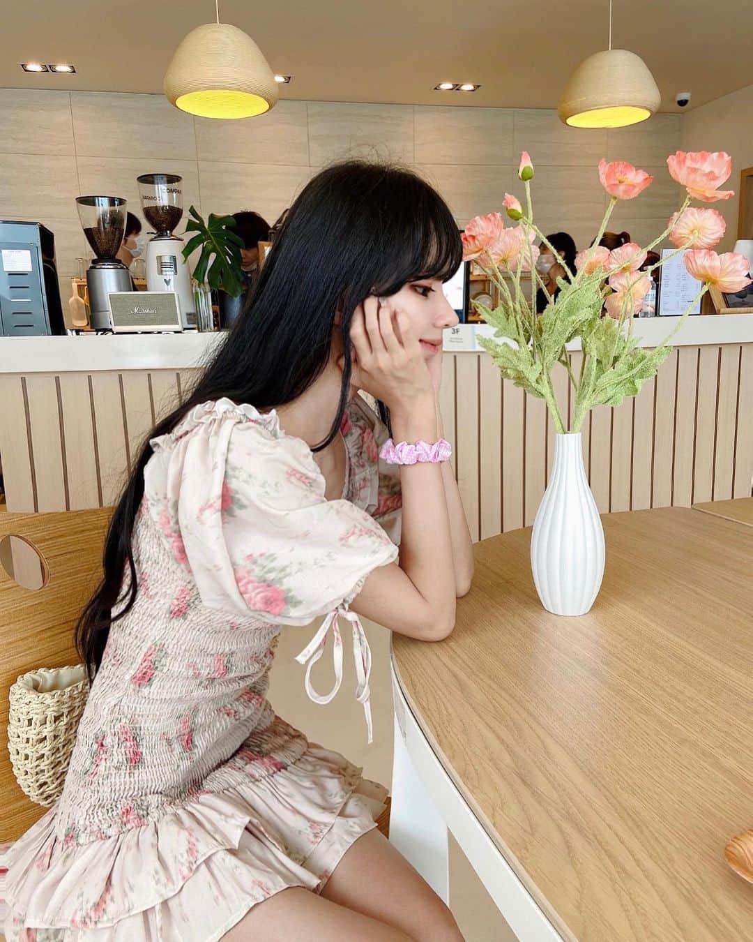 ナ・ヒョンソンのインスタグラム：「여름도 못 즐겼는데 벌써 겨울이 왔어요 💗😷💗」