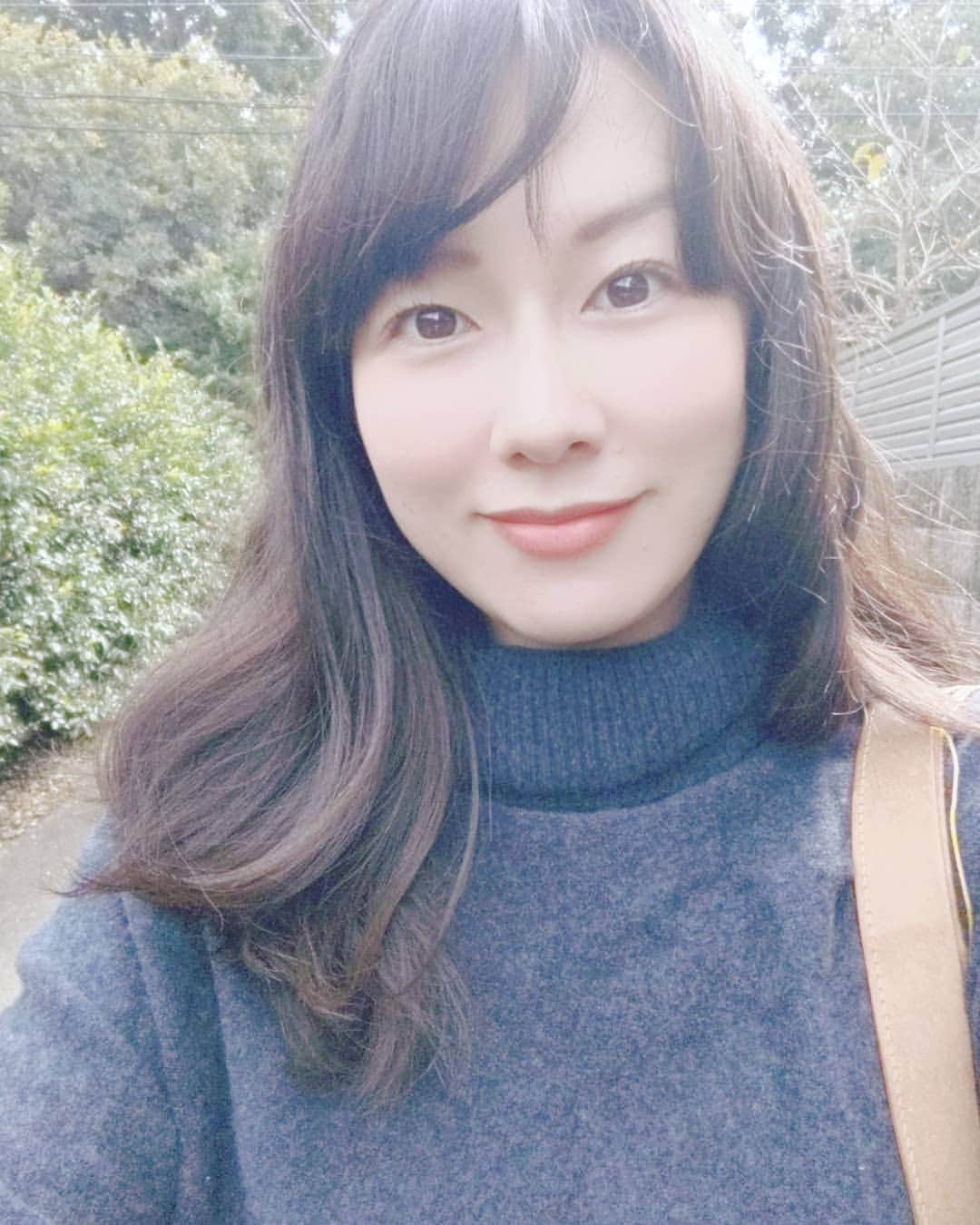 吉村美樹さんのインスタグラム写真 - (吉村美樹Instagram)「今日は二駅分ウォーキング🚶いい季節になりましたね🍁たくさん歩いて体力をつけて、インフルエンザとコロナ対策もしっかりとしていきたいと思います。長く歩いているとマスクはやっぱり息苦しいですが、油断大敵ですね😷みなさんも引き続き、ご自愛ください🍵 #ニットワンピース #ニットワンピ #ユニクロ #uniqlo #オーバーサイズ #ふわっと #ポカポカ #ヒートテック #欠かせません #冷え対策 #サトルジャパン #モデル #ママモデル #吉村美樹」10月19日 21時28分 - yoshimuramiki0911