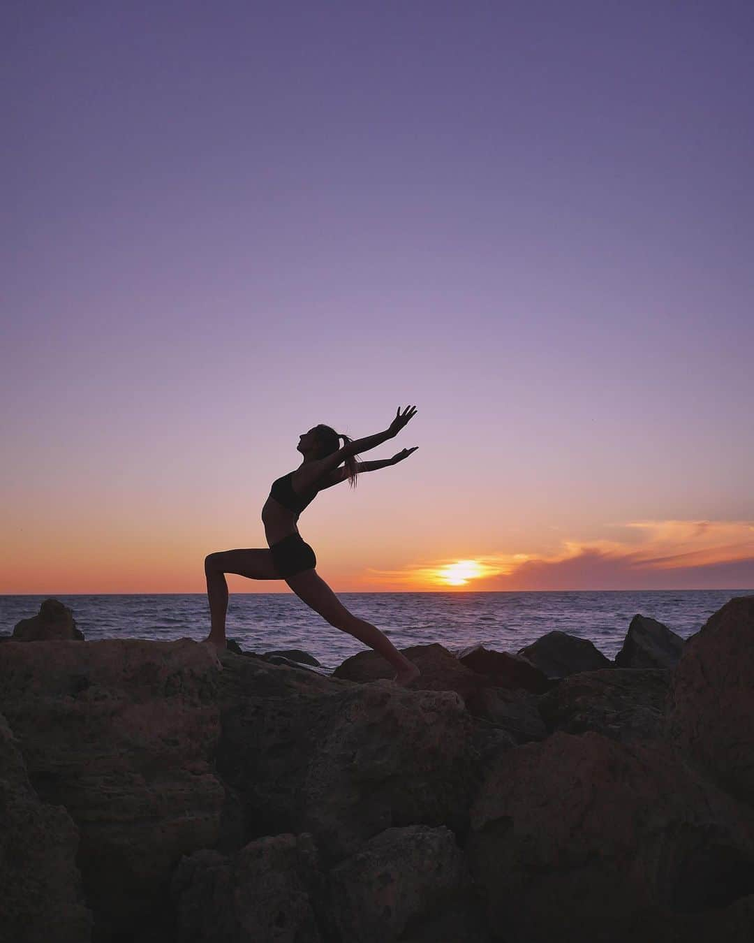 Amanda Biskさんのインスタグラム写真 - (Amanda BiskInstagram)「PERTH! Come join me for a very special yoga class at the Subiaco Wellness Festival on Sunday 1st November 9am! ✨🙌🏼  I feel very blessed to be able to take this awesome outdoor class and start the morning with you all 🥰 Teaching in real life is my absolute favourite and I LOVE the energy that fills the air when we all get to practise together!  Your spot is FREE! So make sure you check my stories and register so you don’t miss out!   There’s amazing fitness classes running all morning and many local businesses and health food trucks that will be there to share the best Perth wellness has to offer! 🌱 The perfect was to start a Sunday!  Can’t wait to see you there! 🙏🏼 Tag someone you want to bring along! @ecoluxeevents #subiacowellnessfestival #yogaclass  ab♥️x」10月19日 21時37分 - amandabisk