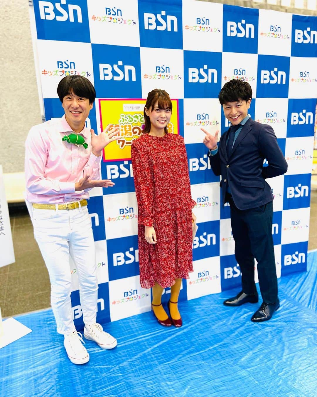 Negiccoさんのインスタグラム写真 - (NegiccoInstagram)「﻿ 先日のBSN「なじラテ。」出演時。﻿ 衣装は古着です。﻿ もうすっかり寒くなったので、﻿ 黄色のタイツ合わせましたー。﻿ もう少し涼しければ、﻿ 靴下にする予定でした。﻿ Kaedeはこの手のワンピ絶対似合う。﻿ いっすねー山脇さんと、﻿ BSN麦島アナと。﻿ ﻿ #Negicco﻿ #Kaede﻿」10月19日 21時30分 - negicco_official