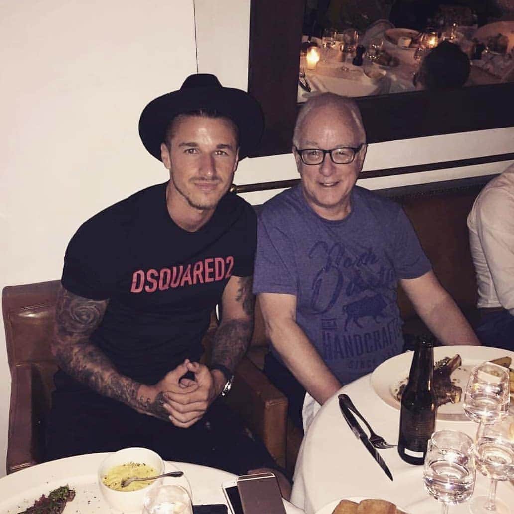 ジョー・ベネットのインスタグラム：「Happy Birthday Dad. Missing you every single day 💔❤」